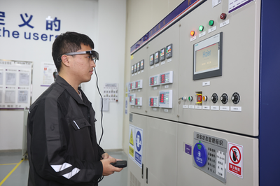 中國(guó)聯(lián)通5G賦能千行百業(yè)成果巡禮 | 鄭州海爾 5G+智能眼鏡，為智能工廠建設(shè)打下第一樁